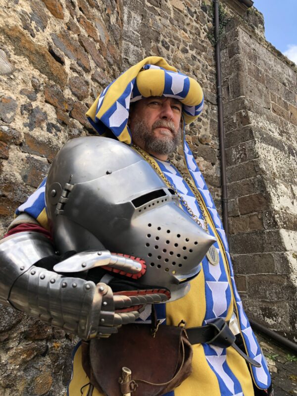 le seigneur Jean de Langeac avec son heaume